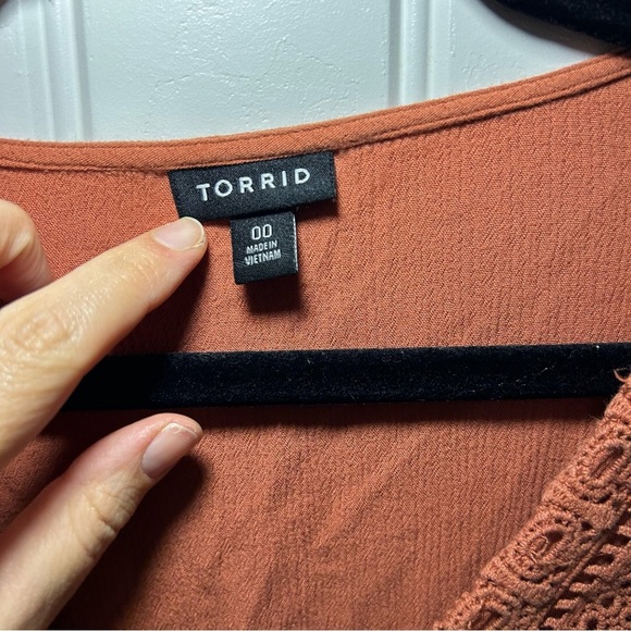 Torrid Burnt Orange Babydoll Crinkle Gauze Crinkle Short Sleeve Blouse Size 00 - Picture 5 of 8